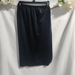 Vanity Fair Slip Skirt Side Split Black Medium